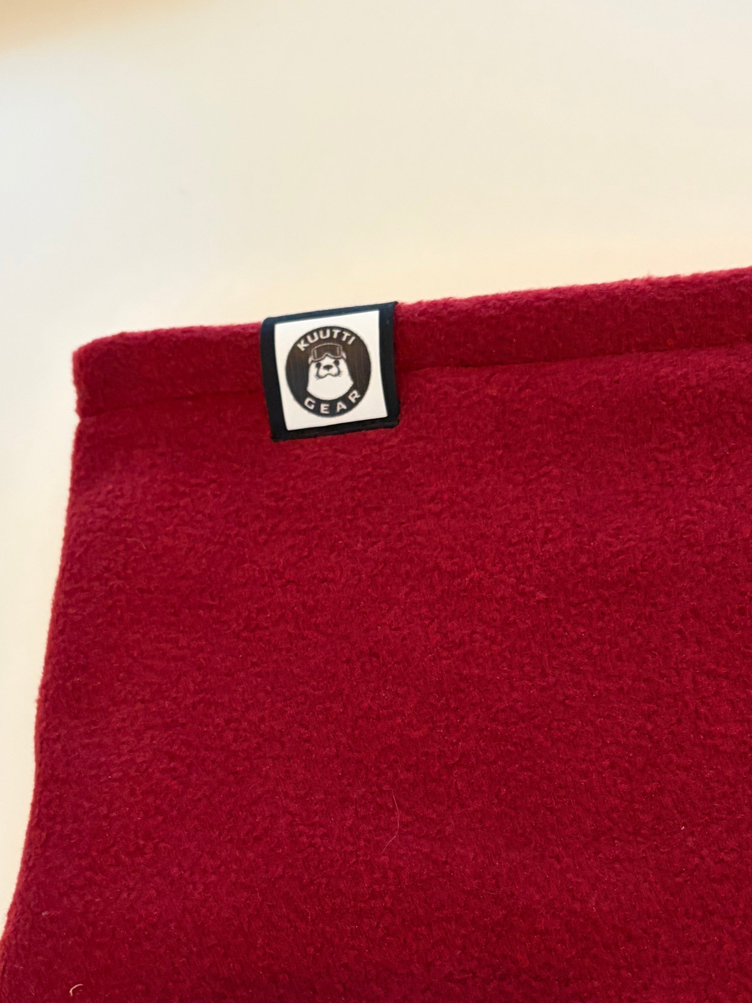 Kuutti Gear Tuubihuivi Viininpunainen